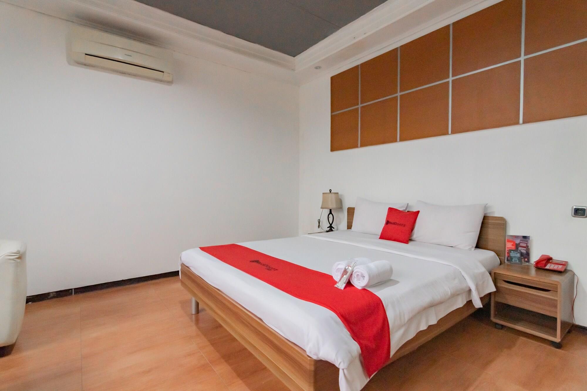 Reddoorz Plus @ Sukamulya Pasteur 2 Bandung Kültér fotó
