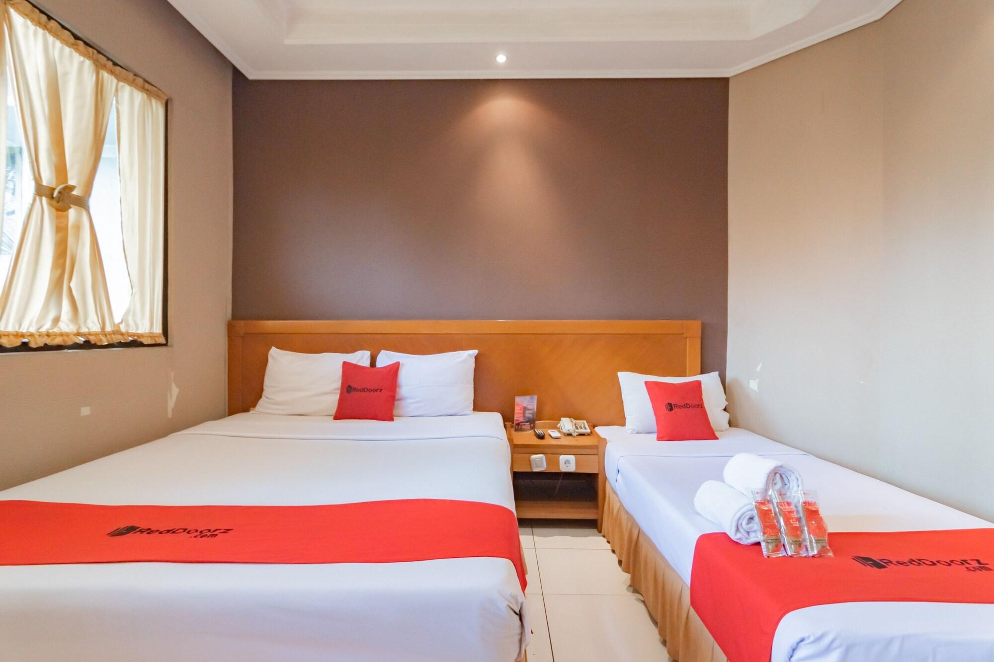 Reddoorz Plus @ Sukamulya Pasteur 2 Bandung Kültér fotó