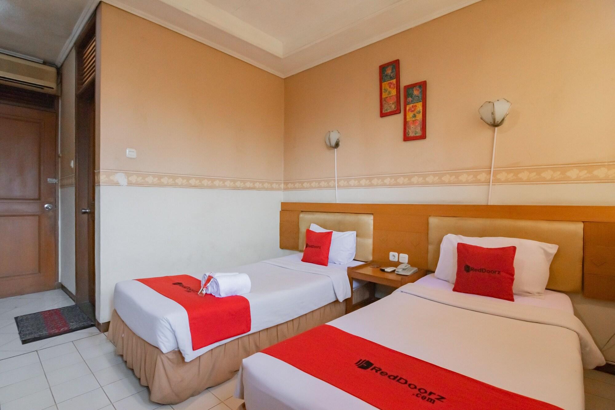 Reddoorz Plus @ Sukamulya Pasteur 2 Bandung Kültér fotó
